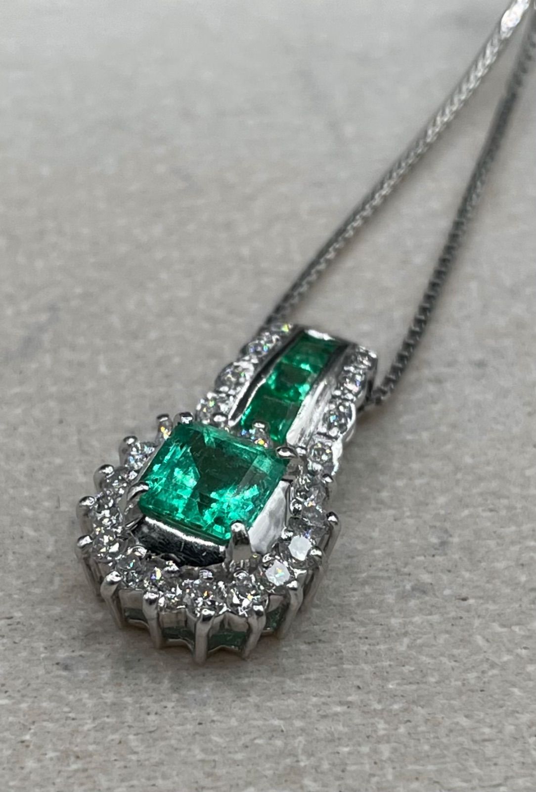 JJ119 コロンビア産 エメラルド1.03ct D pt ヘッド 鑑付