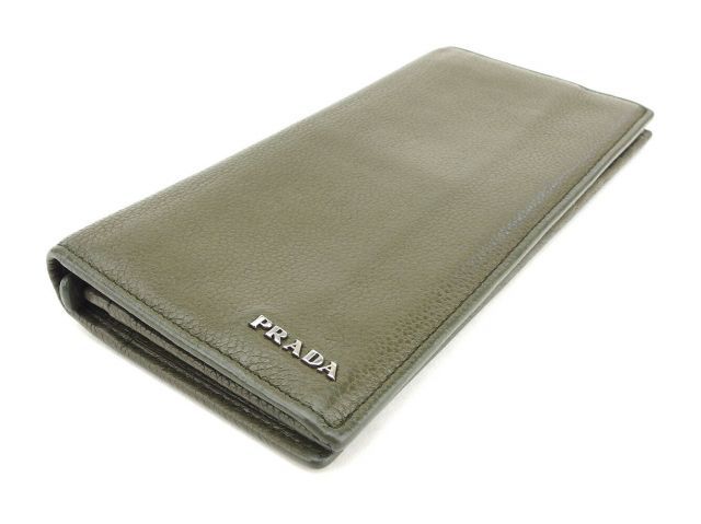 ⭐︎ばっさー。⭐︎ プラダ　PRADA 長財布　レザー　グリーン PRADA】春のバッグ、財布、スニーカーは黒じゃなくグリーン