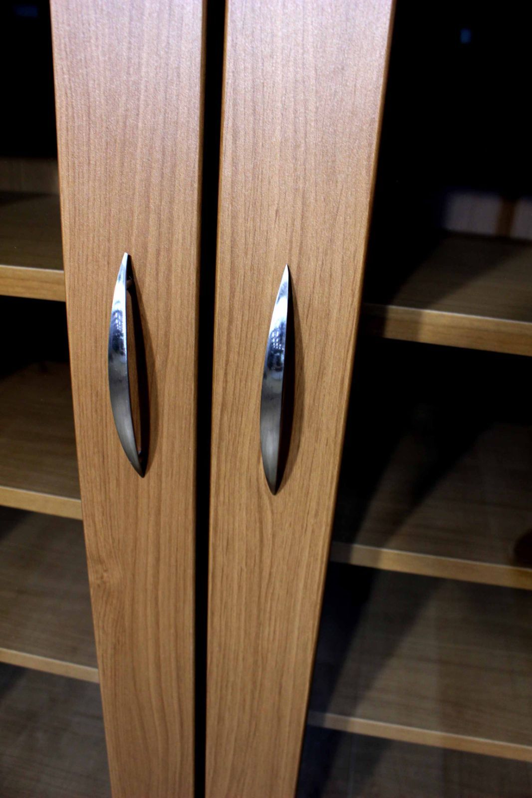 キッチンラック完成品 キャビネットミドル食器棚カップボード