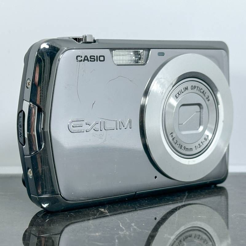 CASIO EXILIM EX-Z2 シルバー デジカメ - メルカリ