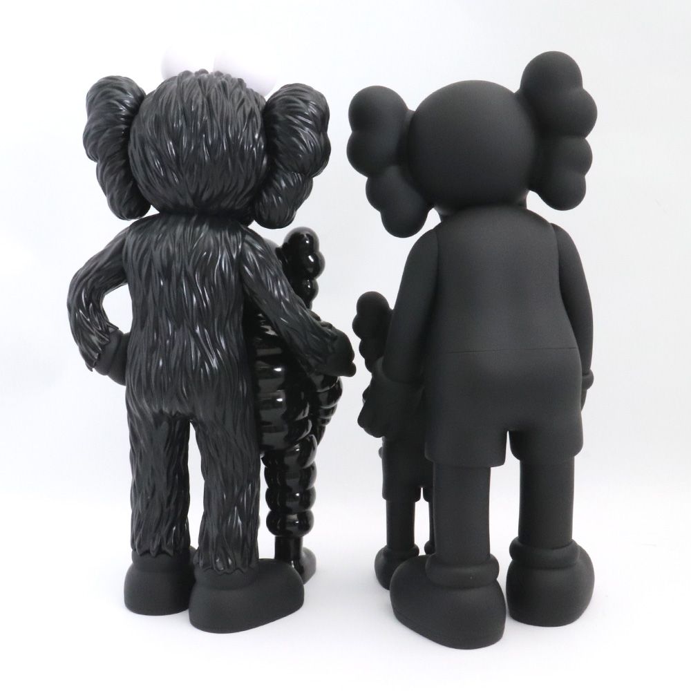 KAWS Family Vinyl Figures - メルカリ