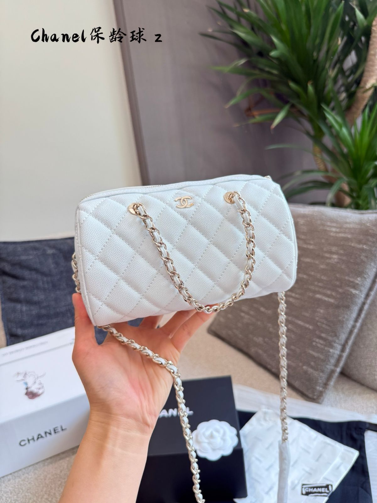 25A◆CHANEL ラージ ボウリングバッグ ホワイト ラージ ボーリング バッグ、グレインド シャイニー カーフスキン
