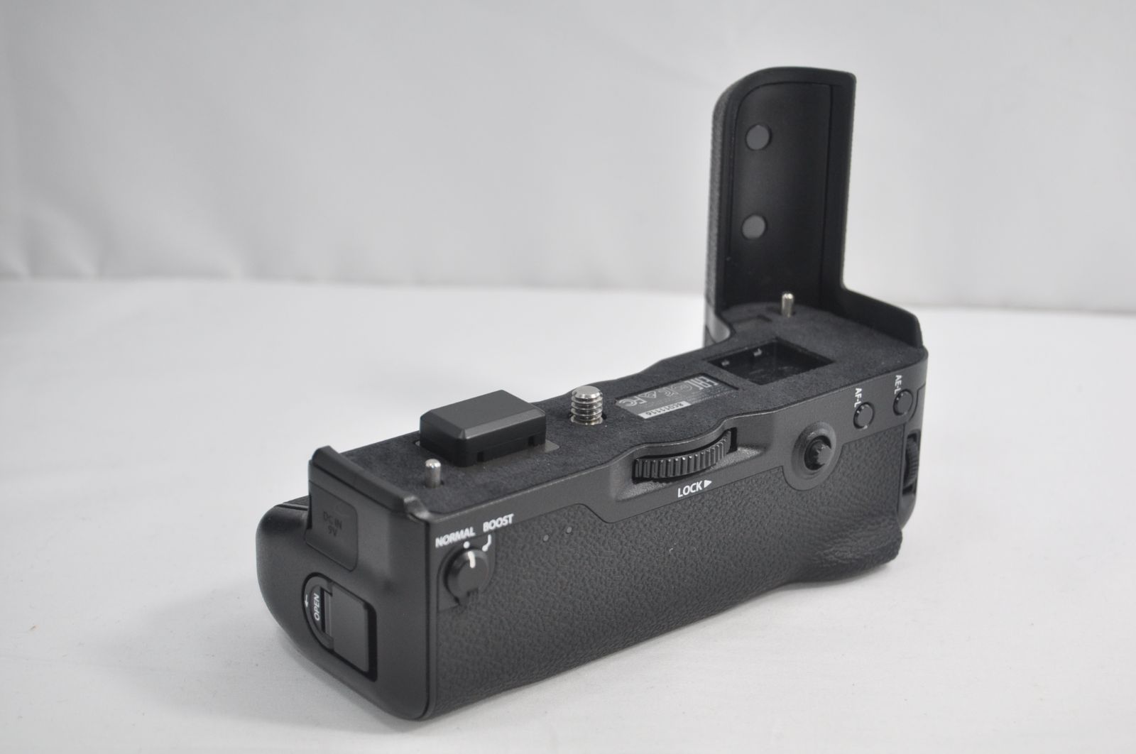 【美品】 FUJIFILM X-T3用 縦位置バッテリーグリップ VG-XT3 FUJIFILM X-T3用】縦位置バッテリーグリップVGーXT3レビュー: ホールド