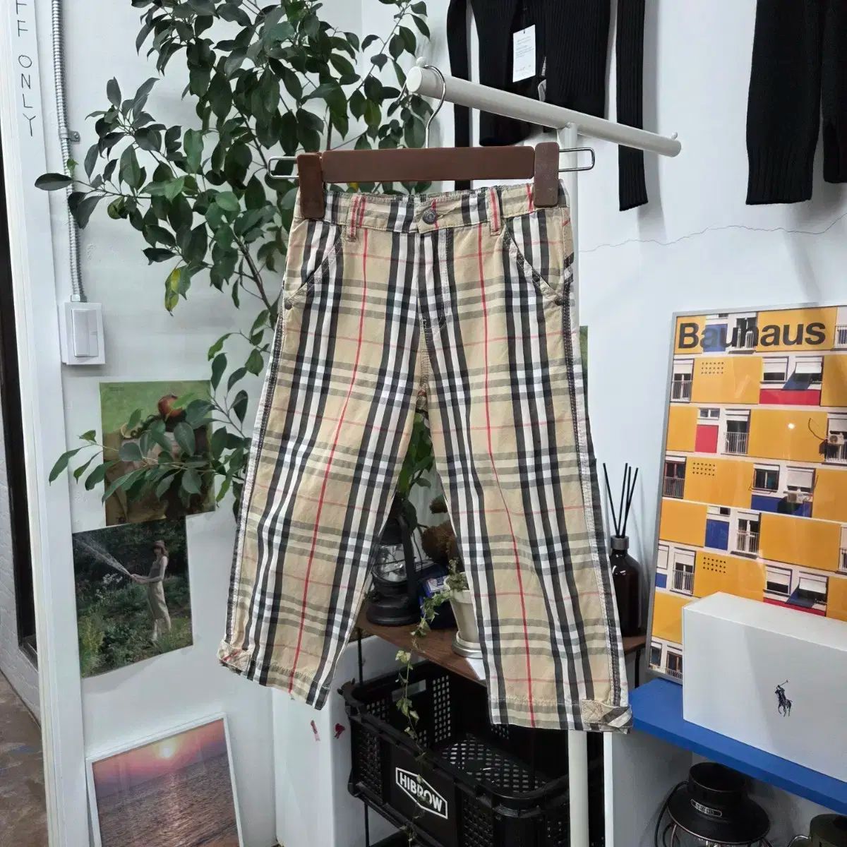 Burberry キッズ　パンツ　TBロゴ　4Y 90〜100 Burberry キッズ パンツ TBロゴ 4Y 90〜100 Burberry キッズ パンツ TB