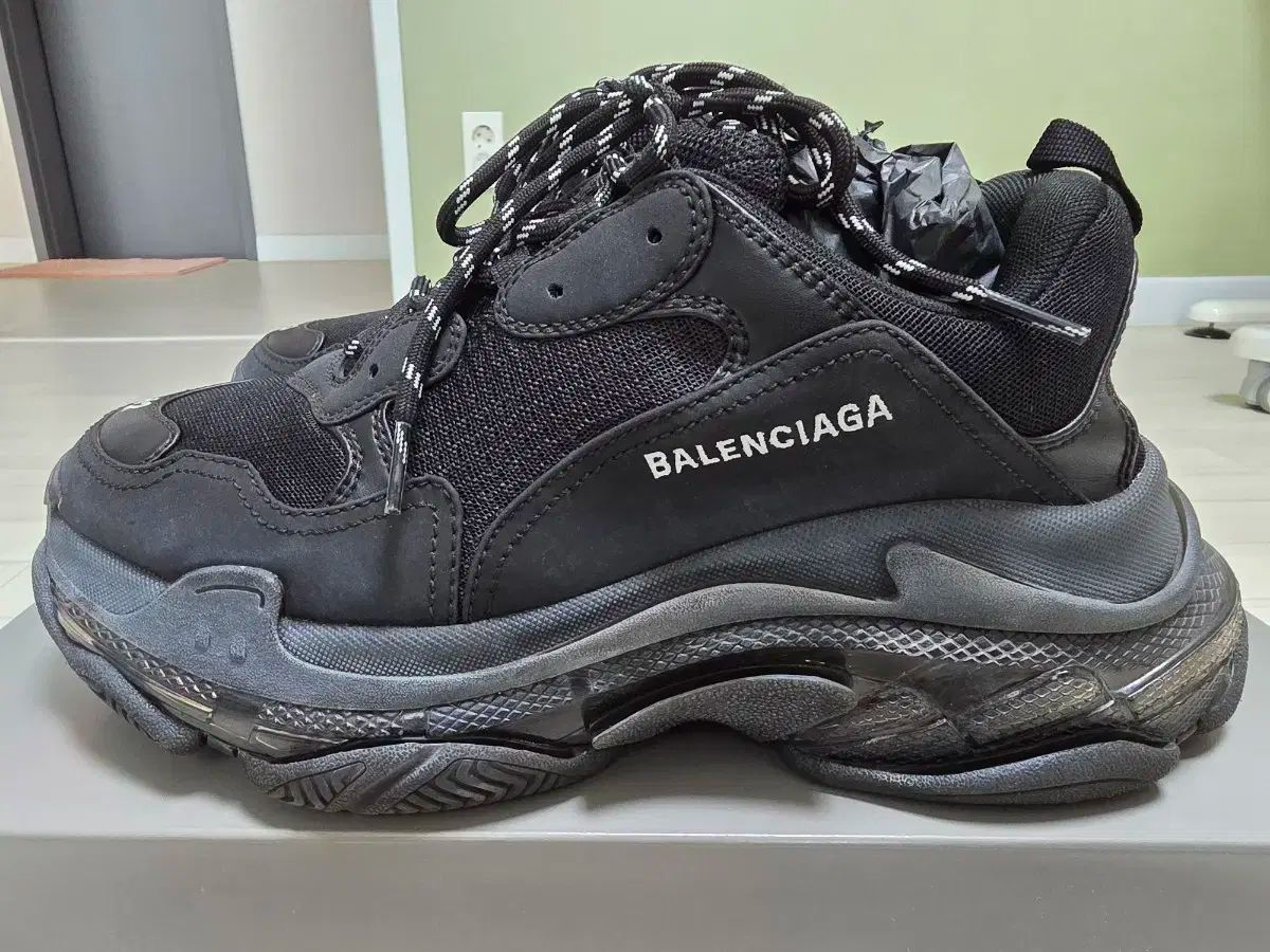 BALENCIAGA(バレンシアガ) トリプル s クリアソール ダーティー 黒