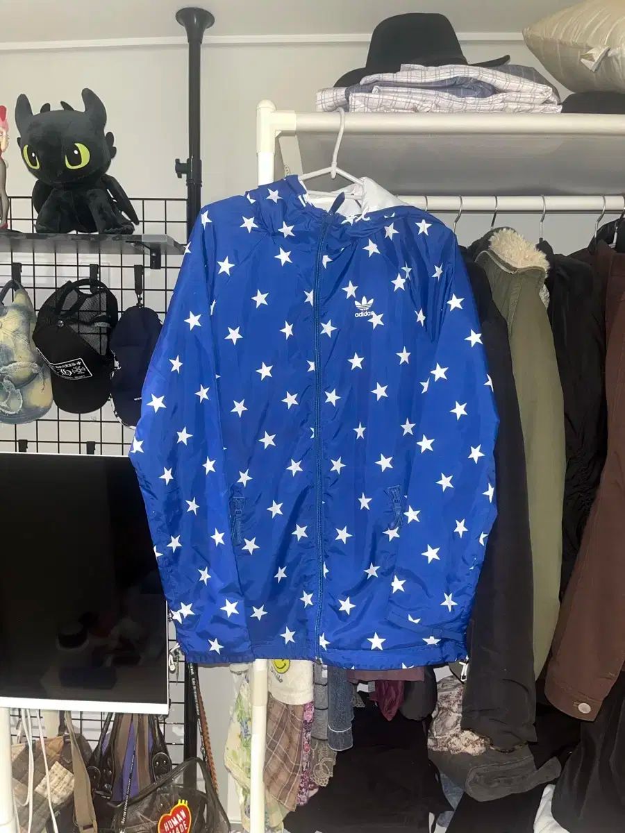 伊太利屋の裏地が素敵なジャケット 伊太利屋の裏地が素敵なジャケット 美品伊太利屋の裏地が素敵