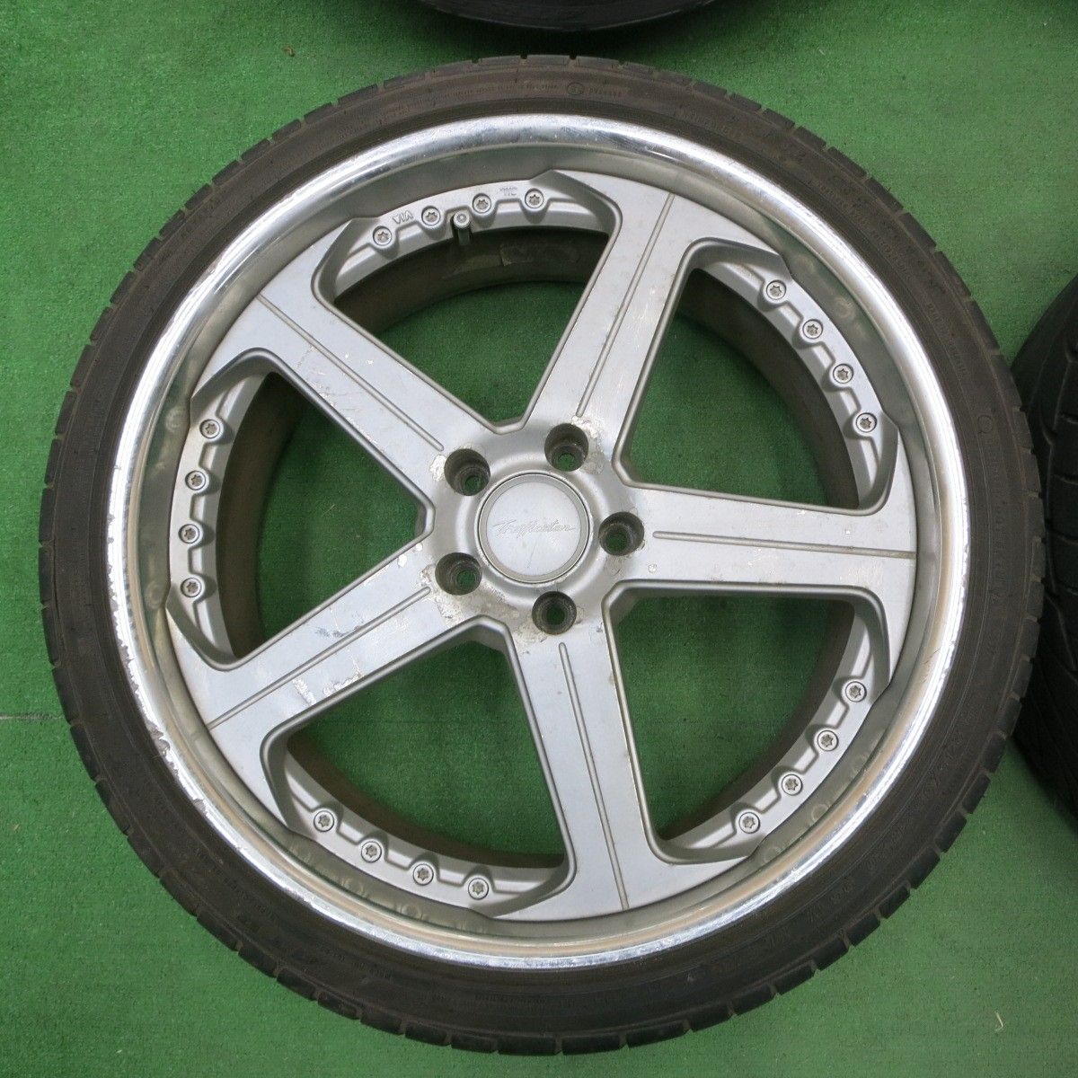 送料無料] バリ溝！9.5分☆TRAFFICSTAR RTS 225/35R20 245/35R20 ATR