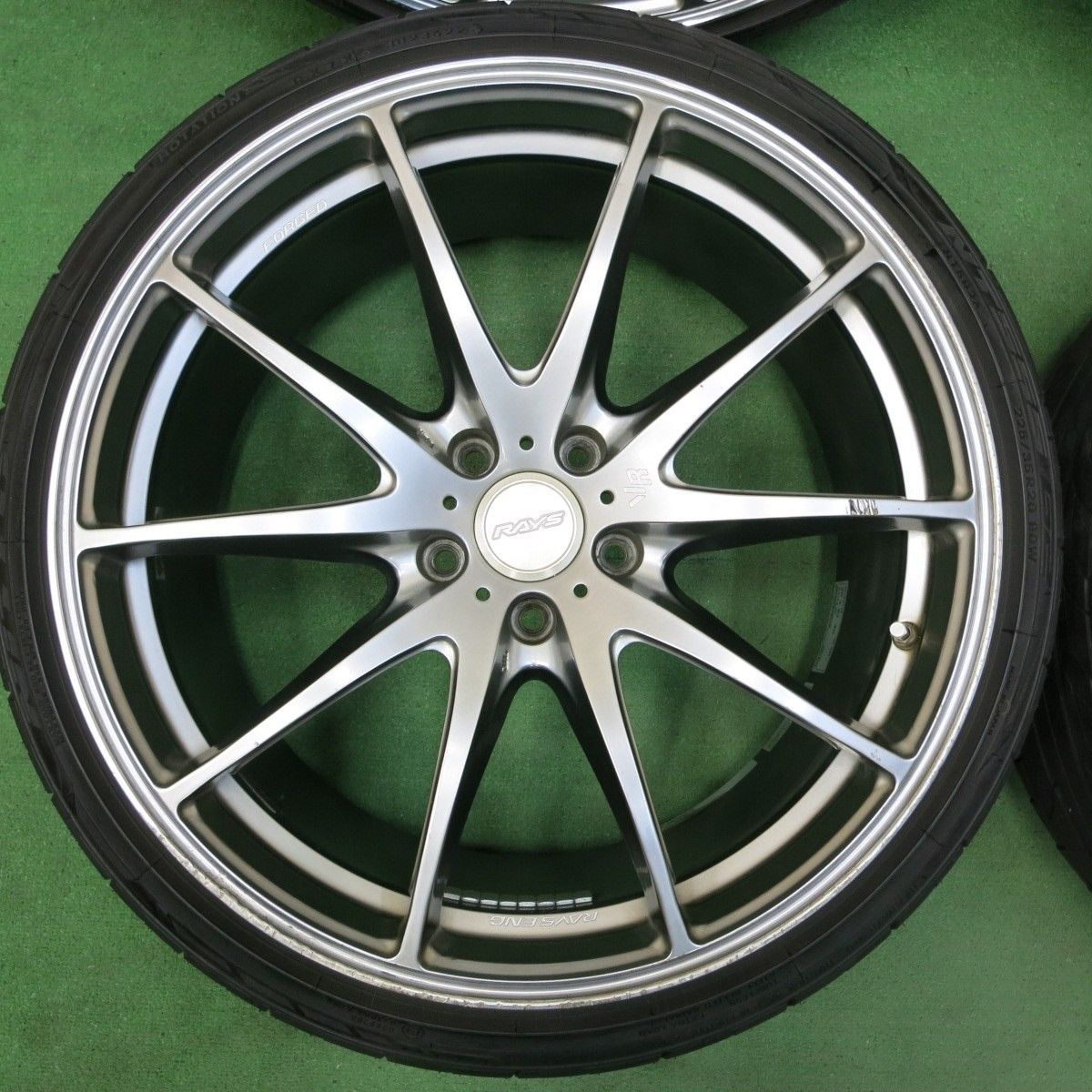 2022年製　ニットー　NT555　G2　245/35R20　国産　バリ溝90% バリ溝！9.5分☆ニットー NT555 G2 245/35R20 ZEA 社外 アルミ