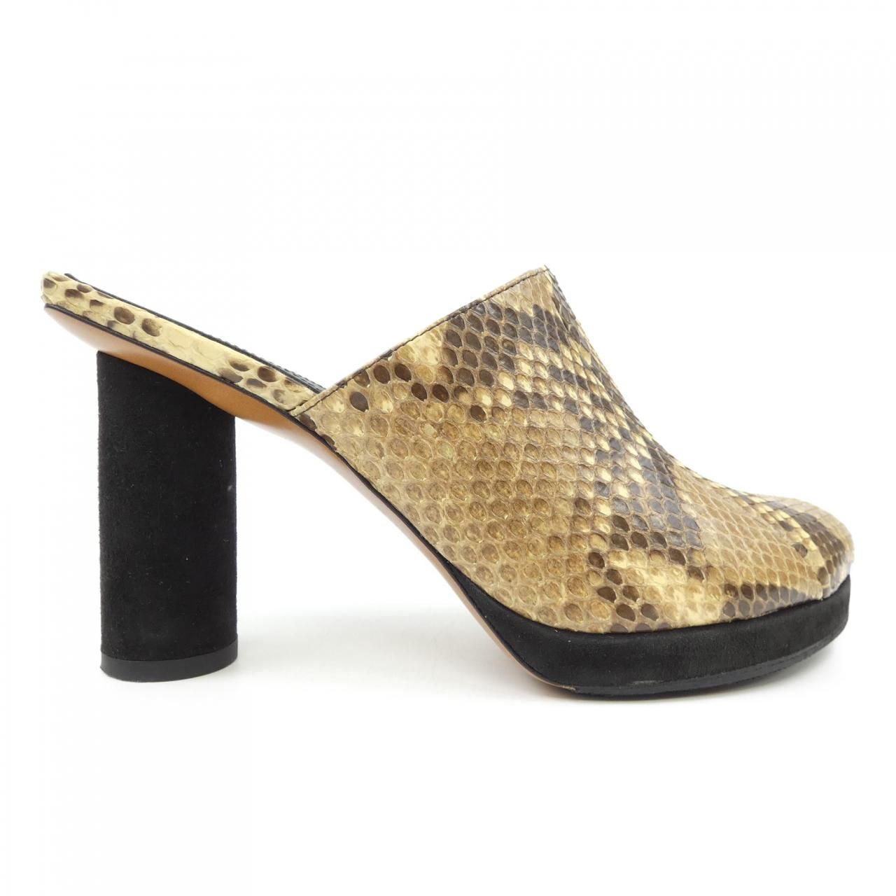 最終値下げ❗CELINE Ghillie Sandal　セリーヌ　ギリーサンダル Fashion] ジヨン 空港のサンダルはセリーヌ♡ | Oh Ma Baby