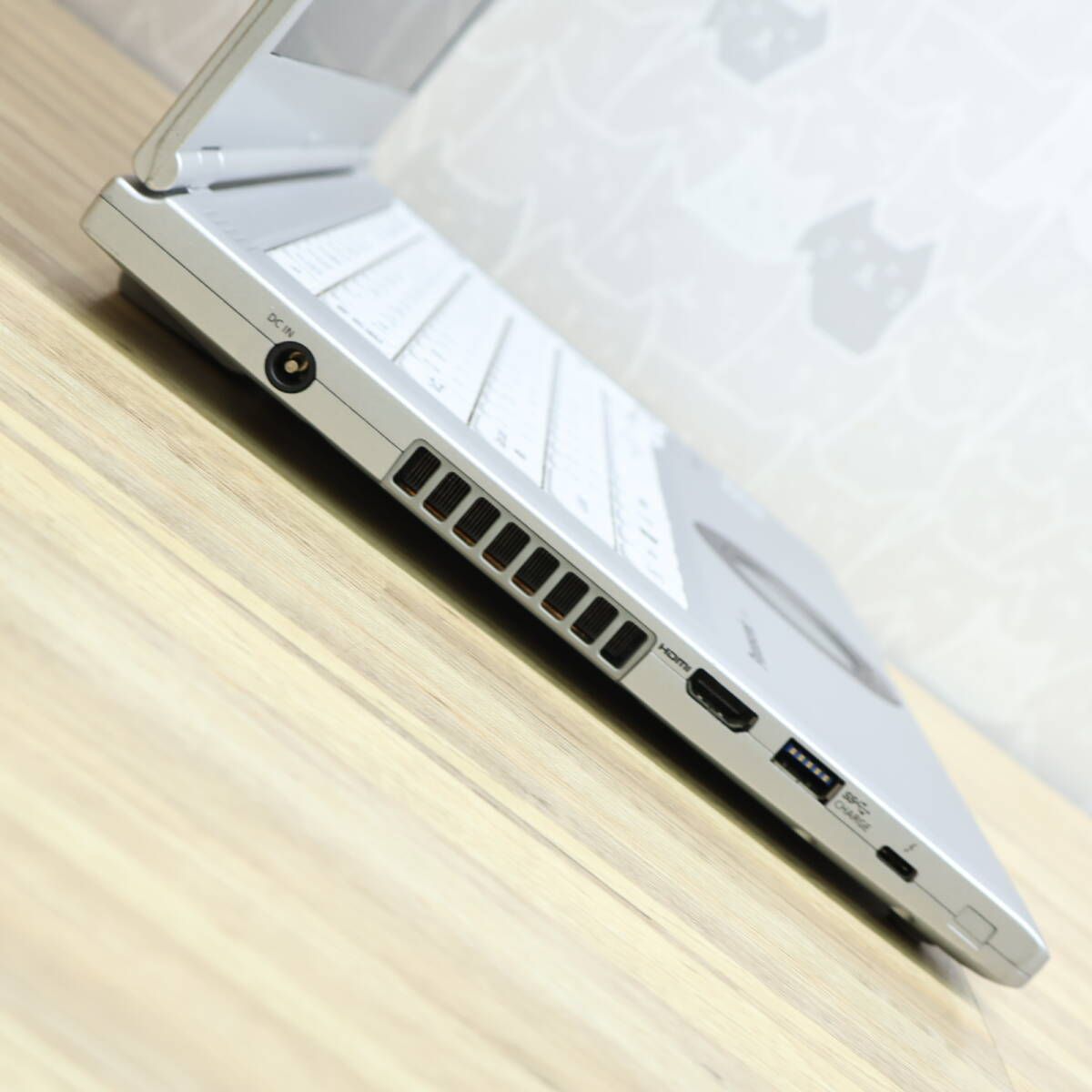 ☆完動品 開けばキレイ 高性能10世代4コアi5！M.2 NVMeSSD256GB