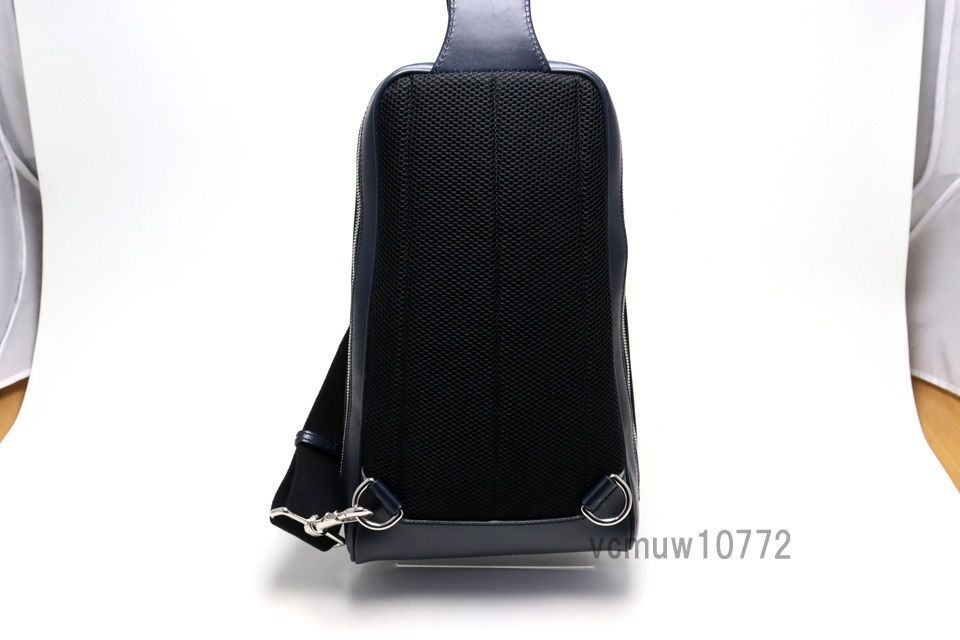 日本 近年 美 GUCCI グッチシマ レザー ボディバッグ グッチ 1002mk119-2D