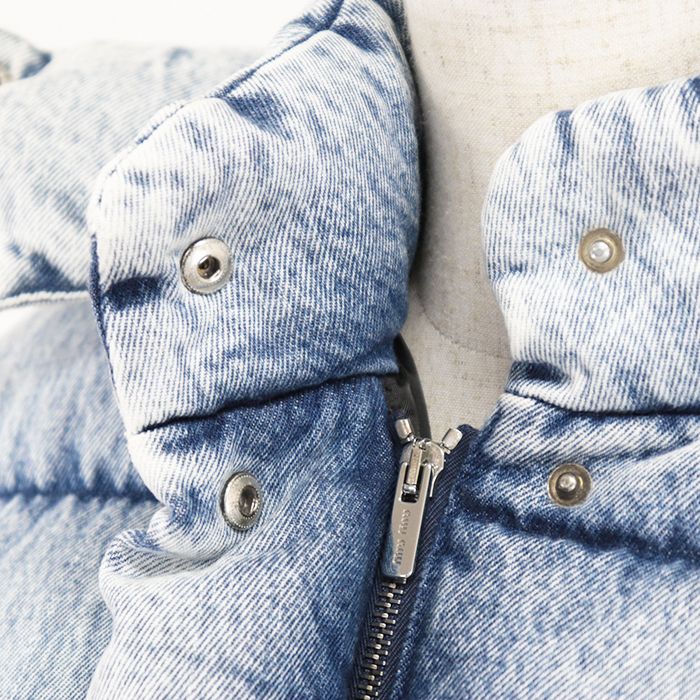 Miu Miu ミュウ ミュウ ダウンジャケット デニム シグネチャー ロゴ バックプリント 2WAY デタッチャブル フード取外可 アウター レディース サイズ 36 ライトインディゴ ルーマニア製