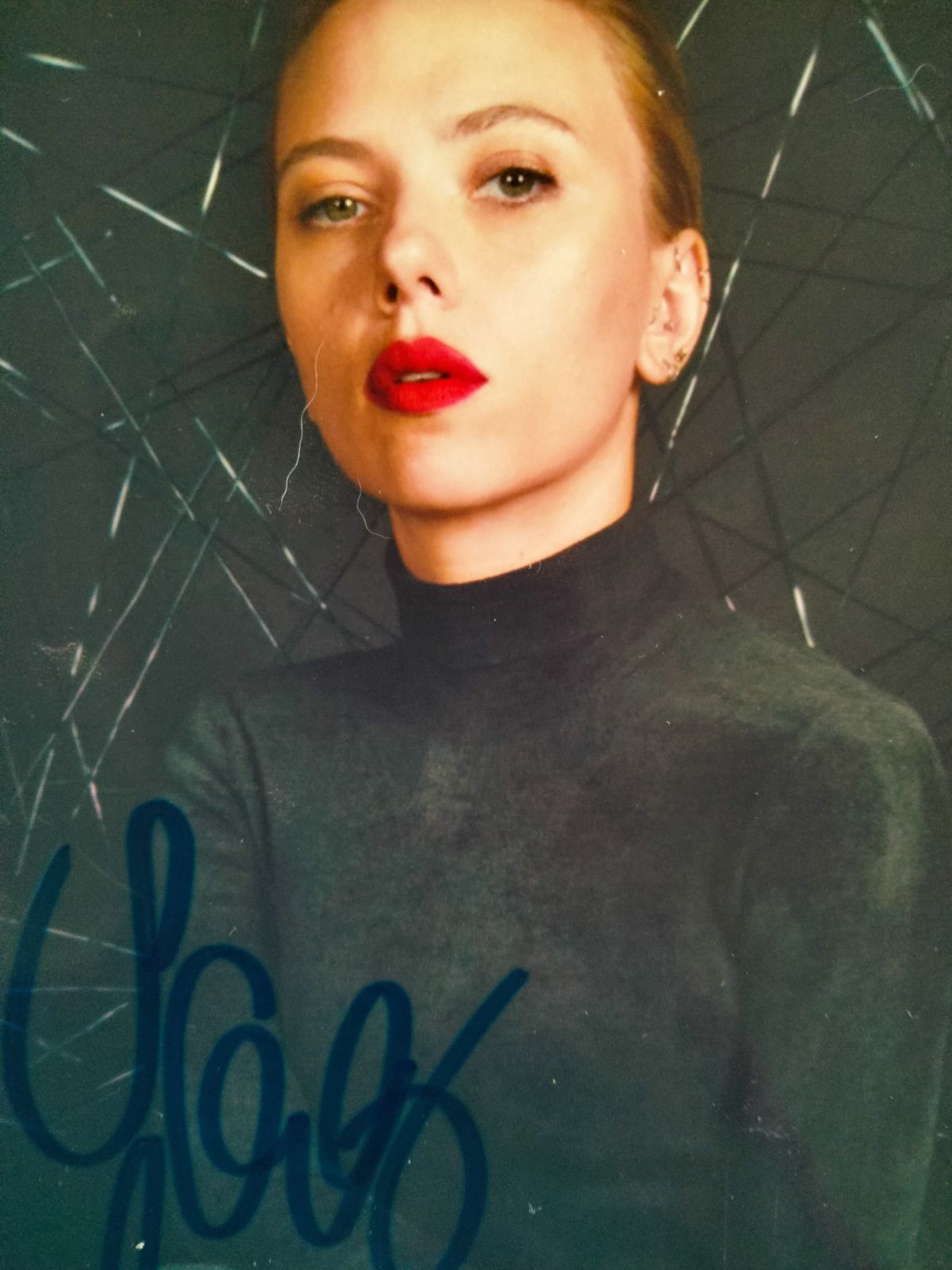 セール中…スカーレット・ヨハンソン直筆サイン2Lサイズ写真… 【公式通販】