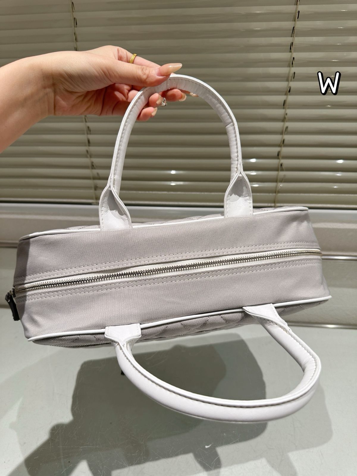 今日特価】Vintage CHANEL Bowling Shoulder Bag ヴィンテージ