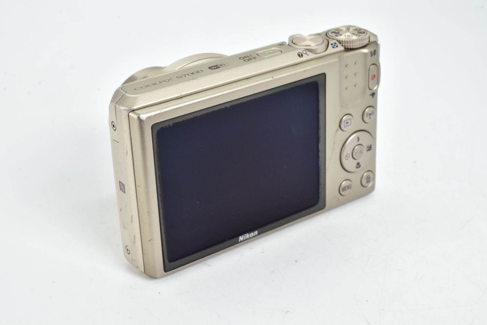 Nikon COOLPIX S7000 16.0MP Gold 20X Optical Zoom ニコン