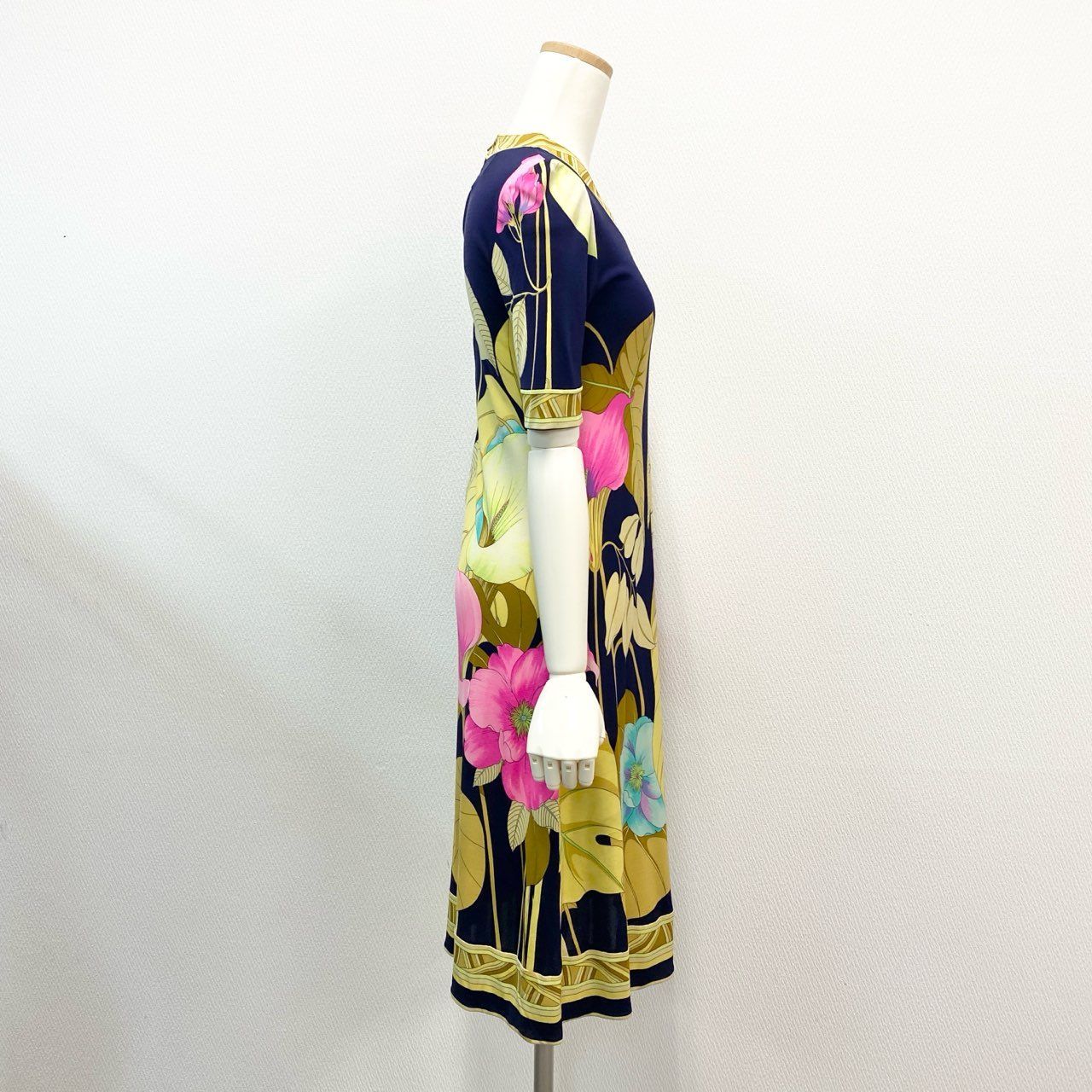 54j17 LEONARD レオナール 半袖ワンピース フ ワンピース 花柄 0サイズ ネイビー マルチカラー レディースu02t