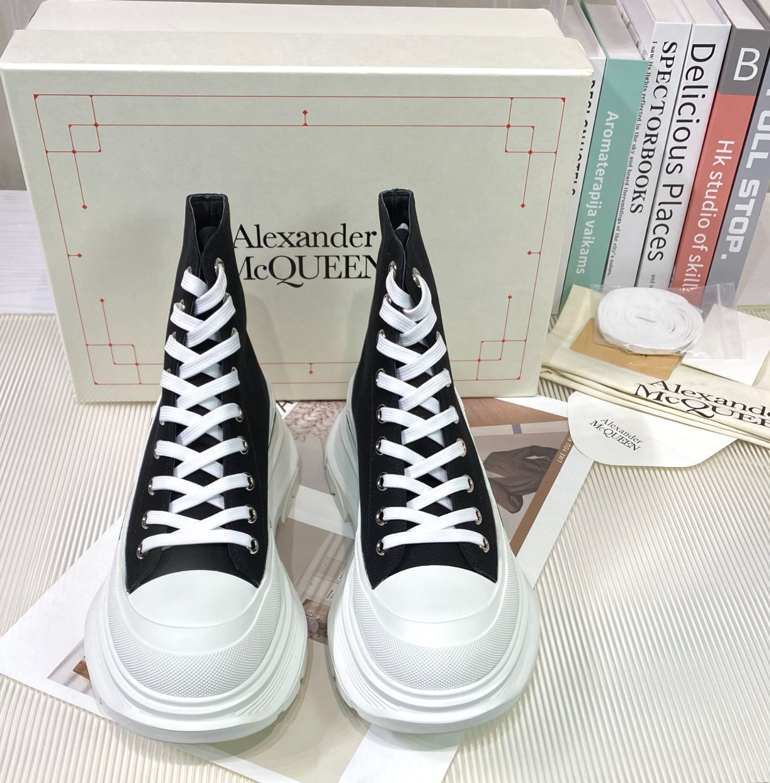 新品 Alexander Mcqueen Canvas Sneakers