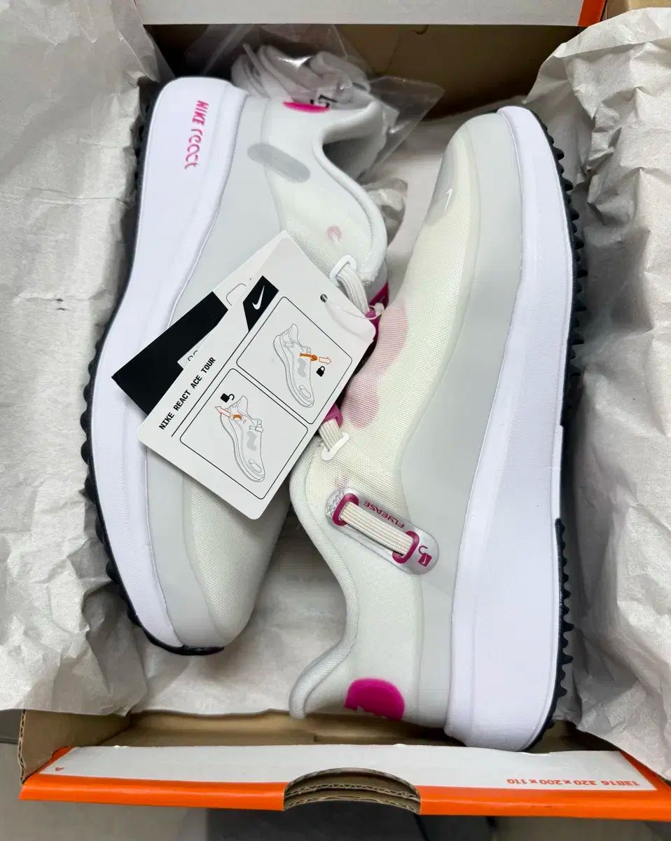 NIKE ナイキ モデル ゴルフシューズ CW3097 ー 105 レディース 240