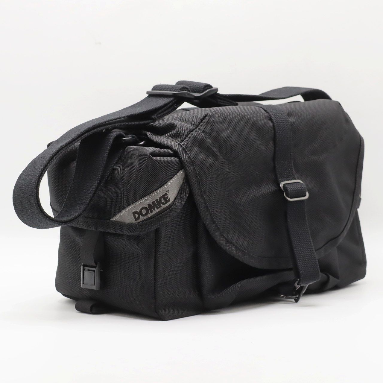 DOMKE ドンケ J 3 ショルダーバッグ 7 2 L ブラック プロカメラマン愛用 撮影機材収納に最適な高耐久モデル