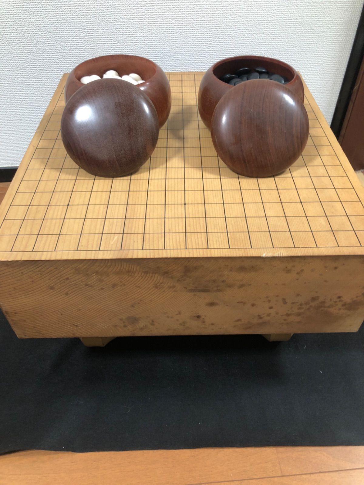 囲碁セット 5寸脚付き碁盤(縦約46×横約 42cm)樹脂製碁石 木製