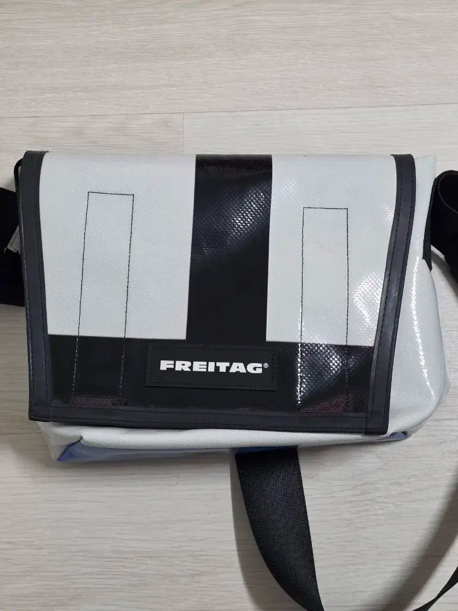 FREITAG F11 ラッシー メッセンジャーバッグ