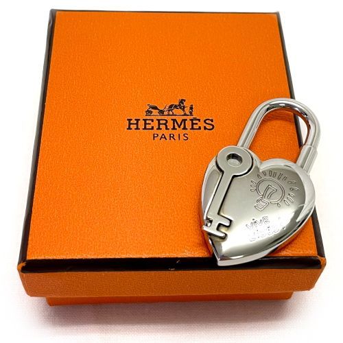 エルメス HERMES カデナ ハート 2004年限定 シルバー金具 ロック