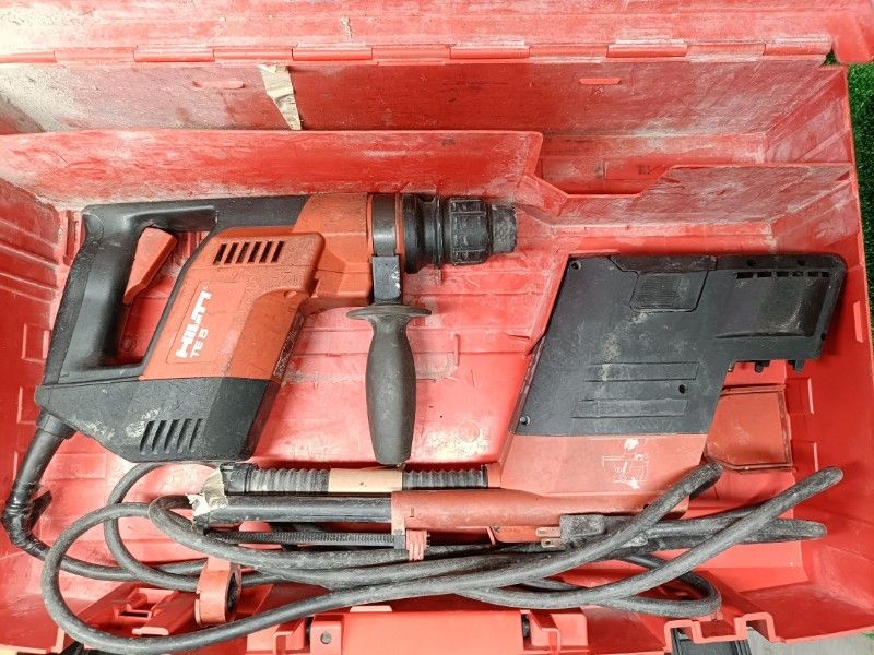 ◎ヒルティHILTI TE5 ハンマードリル 集じんシステム付 モータ異音も軸ブレもなし 動作 済み