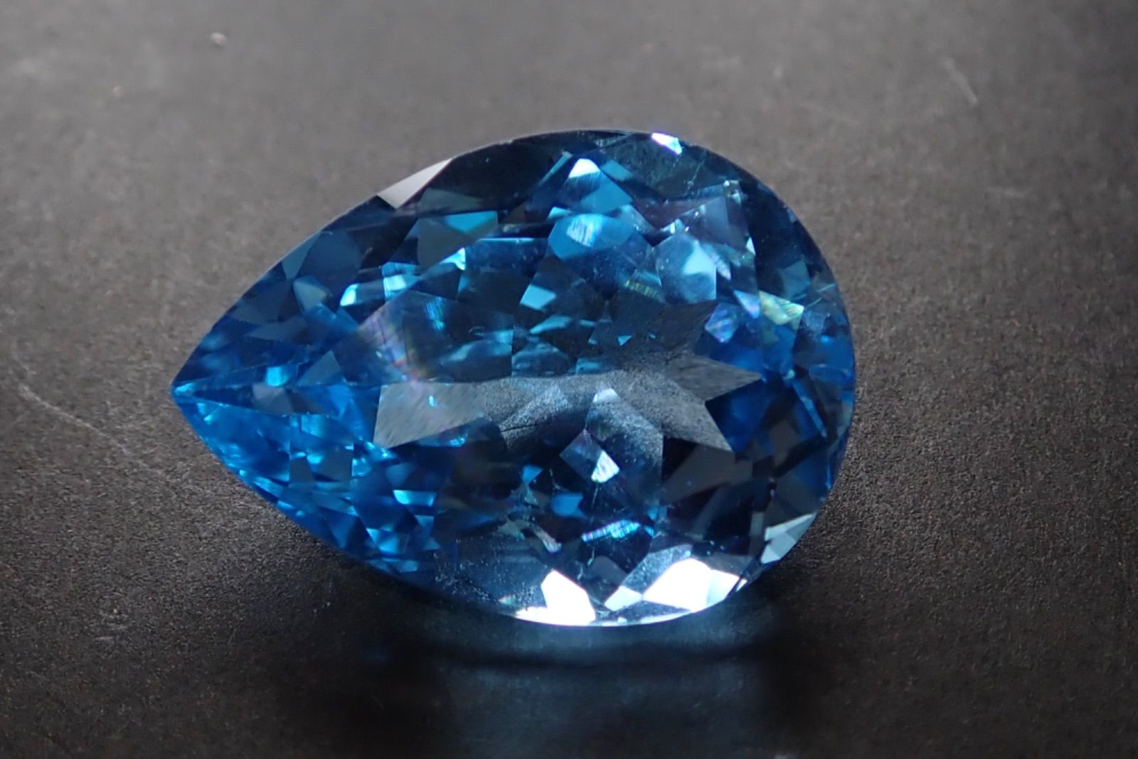 天然ブルートパーズ ルース 35.727ct 約25mm×18mm ソーティング付き！ - メルカリ