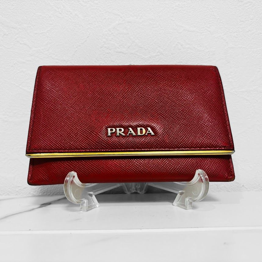 美品✨PRADA 2点セット　サフィアーノ　カードケース付き　メタルロゴ　レッド PRADA サフィアーノレザー レッド カードケース 名刺入れ 【公式通販】