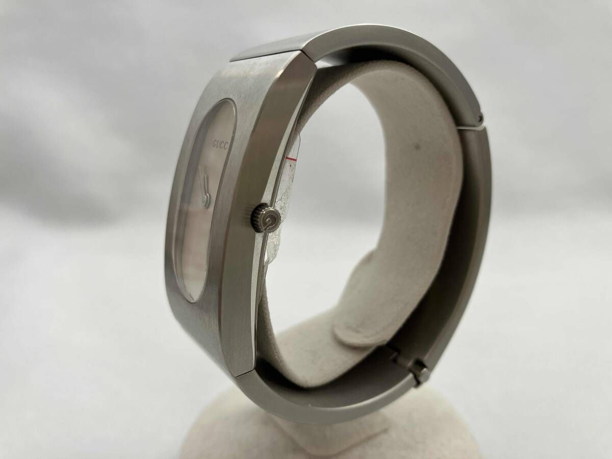 GUCCI 2400Lシルバー文字盤 バングルウォッチ ステンレス ケース