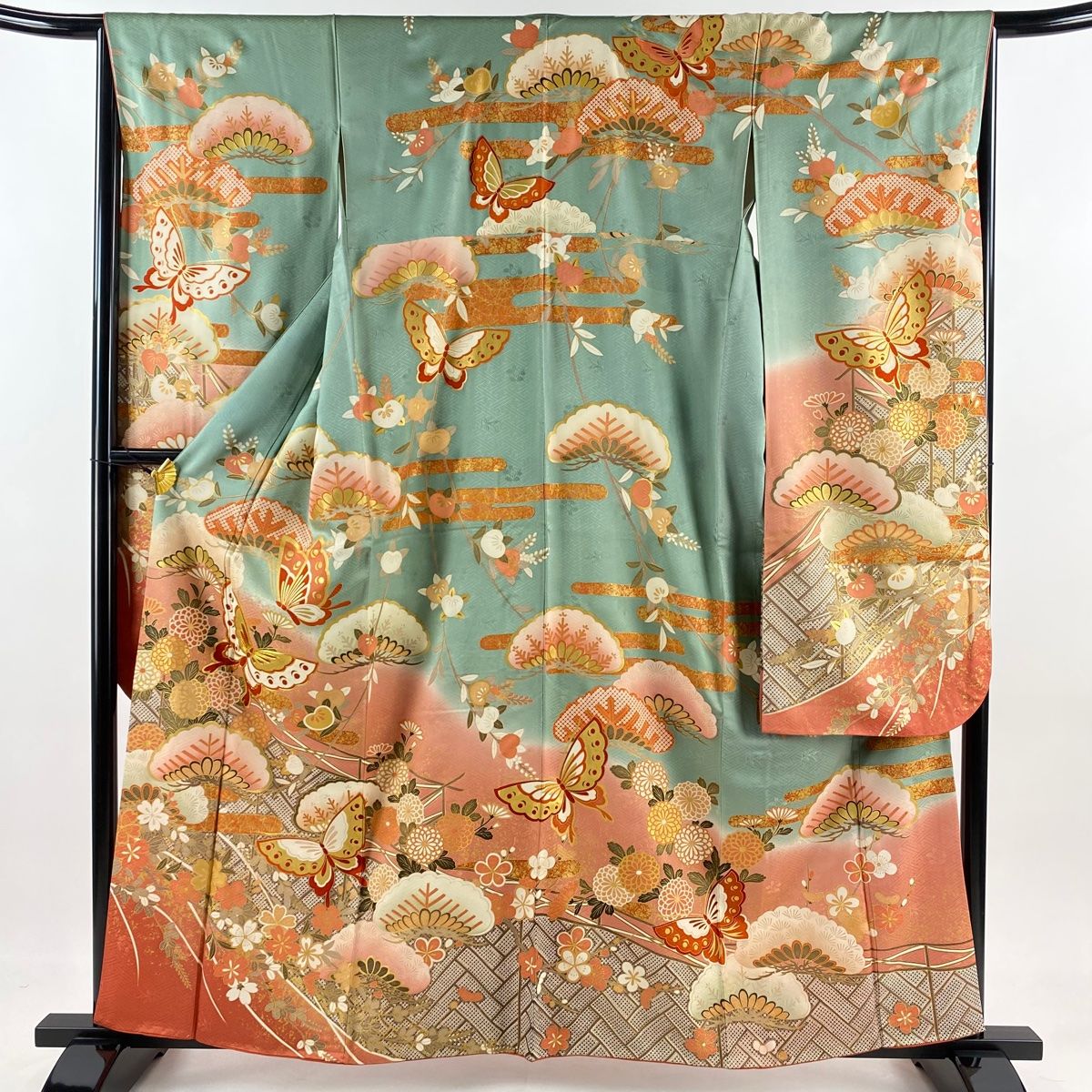 振袖 正絹 袷 蝶 藤 菊 緑 金通し 身丈約166cm 着物 状態良好 振袖 正絹 袷 蝶 藤 菊 緑 金通し 身丈約166cm 着物 状態良好