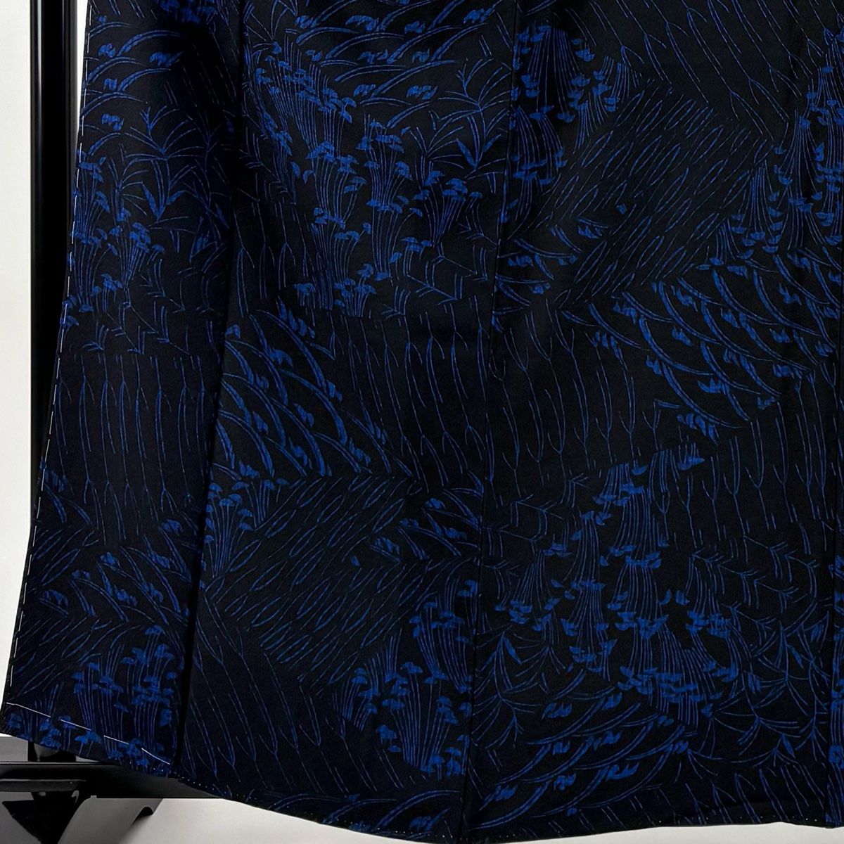 小紋 身丈161cm 裄丈66cm M 袷 川村久太郎 落款 草花 幾何学 黒 正絹 名品