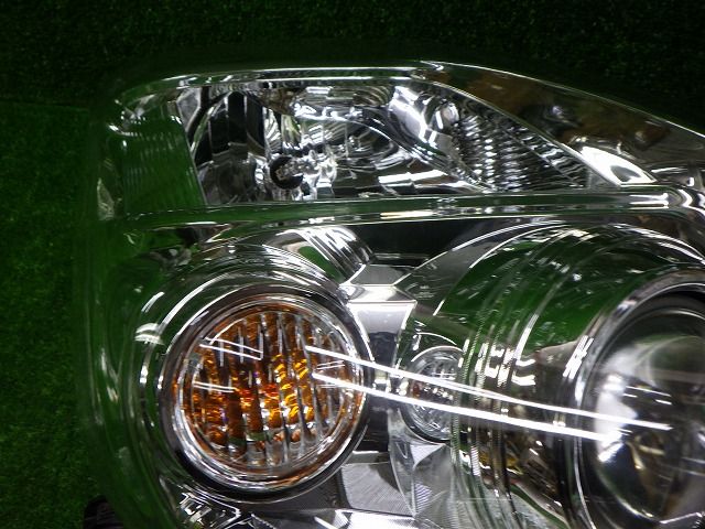 コーティング　ZGM10/15　アイシス　後期　右ヘッドライト　ハロゲン　44-68　4　241224030