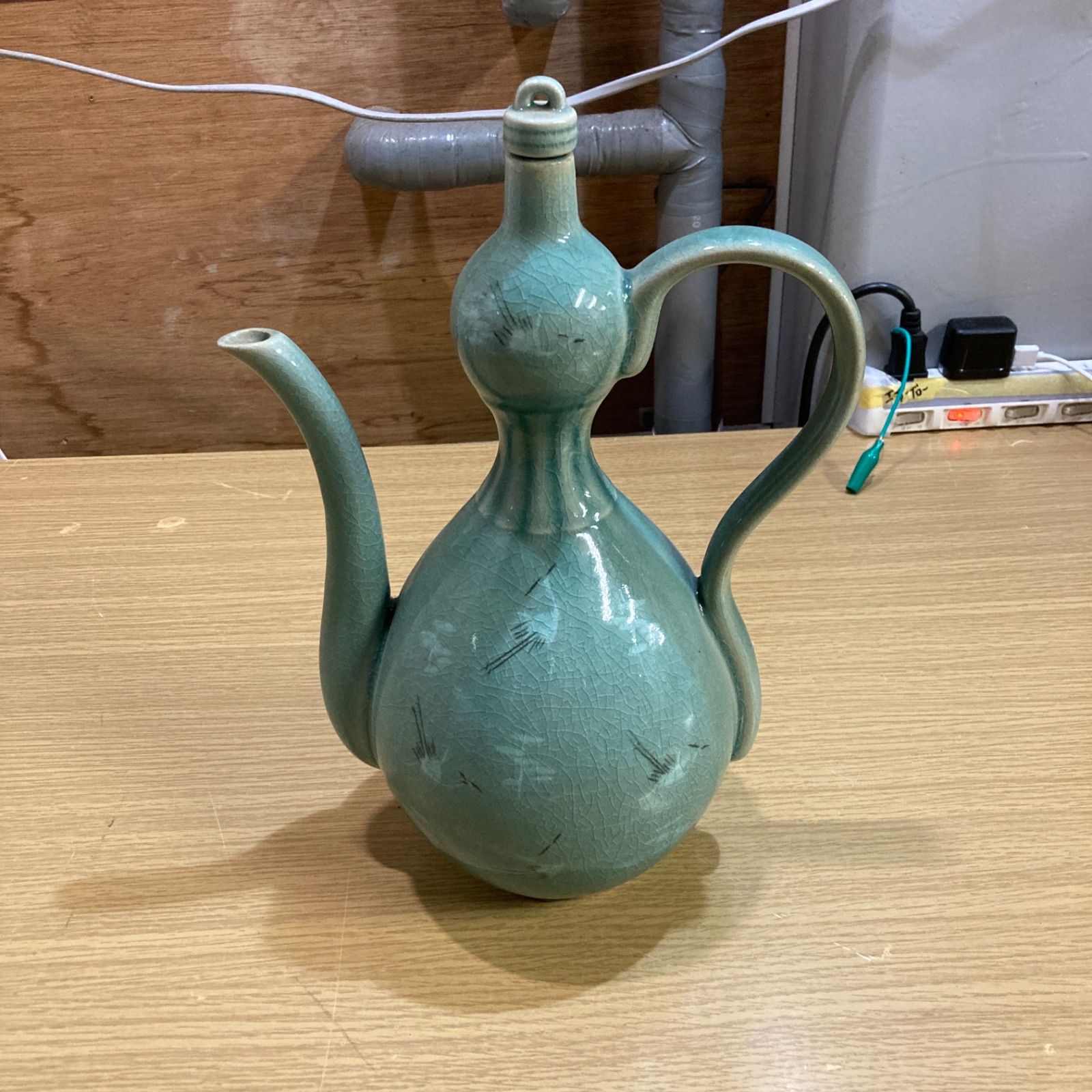 青磁の浮き彫 筆洗 水盂  茶道具 茶道具  装飾品   工芸品 美術品 置物 青磁の浮き彫 筆洗 水盂 茶道具 茶道具 装飾品 工芸品 美術品