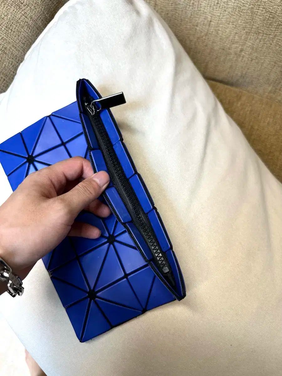 イッセイミヤケバオバオ 未使用 バオバオ クラッチ バッグ シルバー