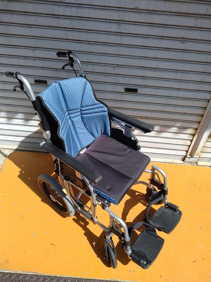 一部地域を除く 日進医療器介助式車椅子ウルトラ NAH-U7 KM-25-0919-16