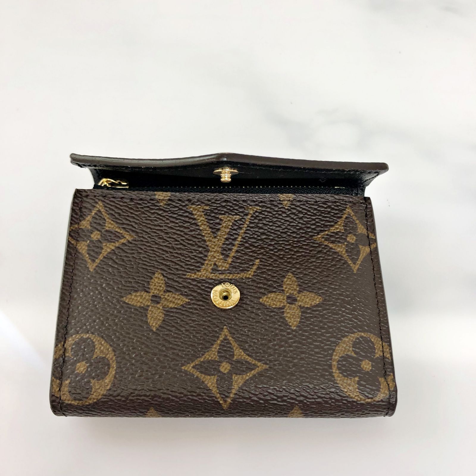 超美品ルイヴィトンモノグラムリバース ジャイアントポルトフォイユ ゾエ三 LOUIS VUITTON（ルイ・ヴィトン） ルイ ヴィトン 三つ折り 財布