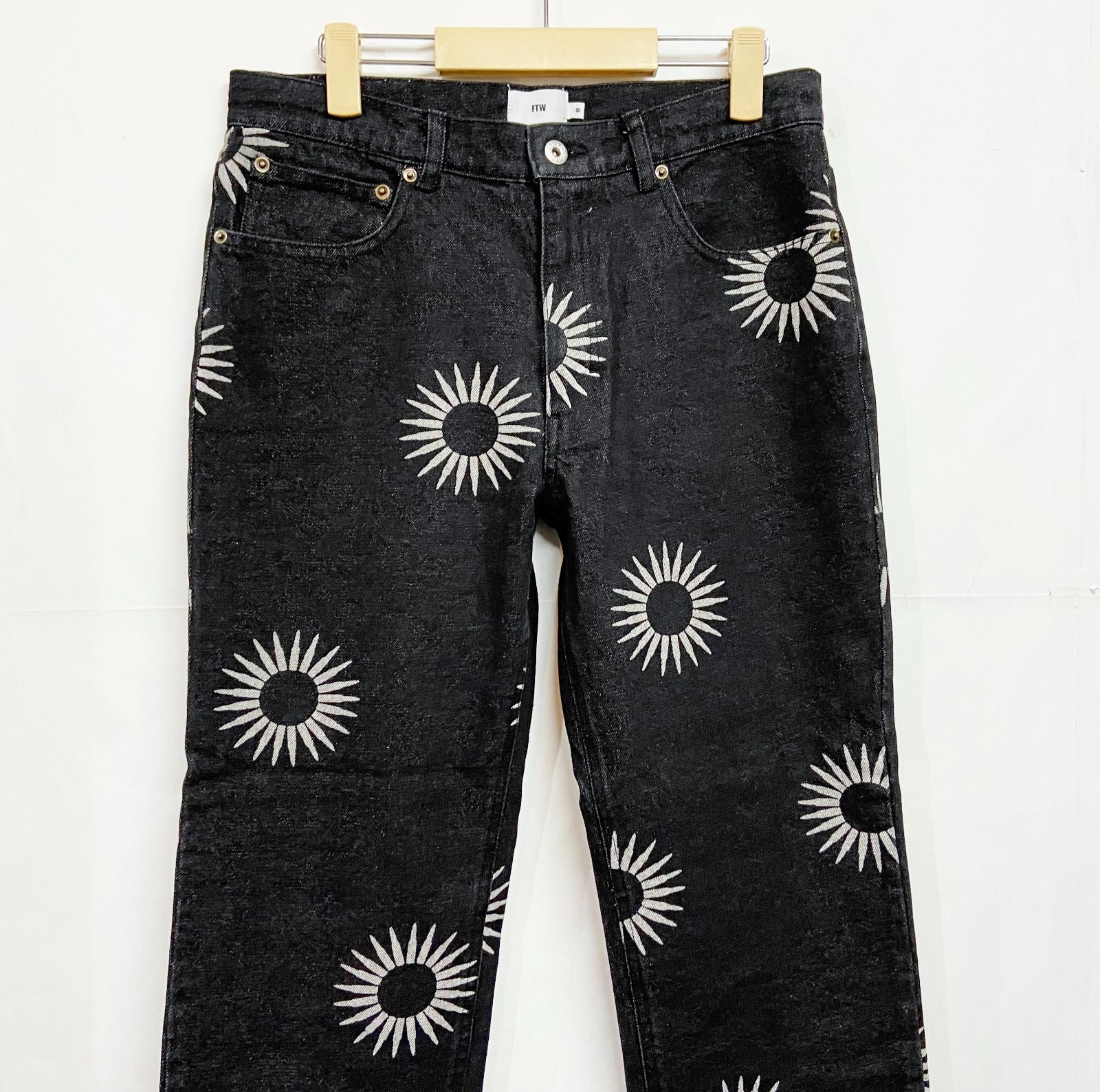 FTW エフティーダブリュー BULLET FLOWER WASHED DENIM PANTS バレットフラワー ウォッシュデニムパンツ - メルカリ