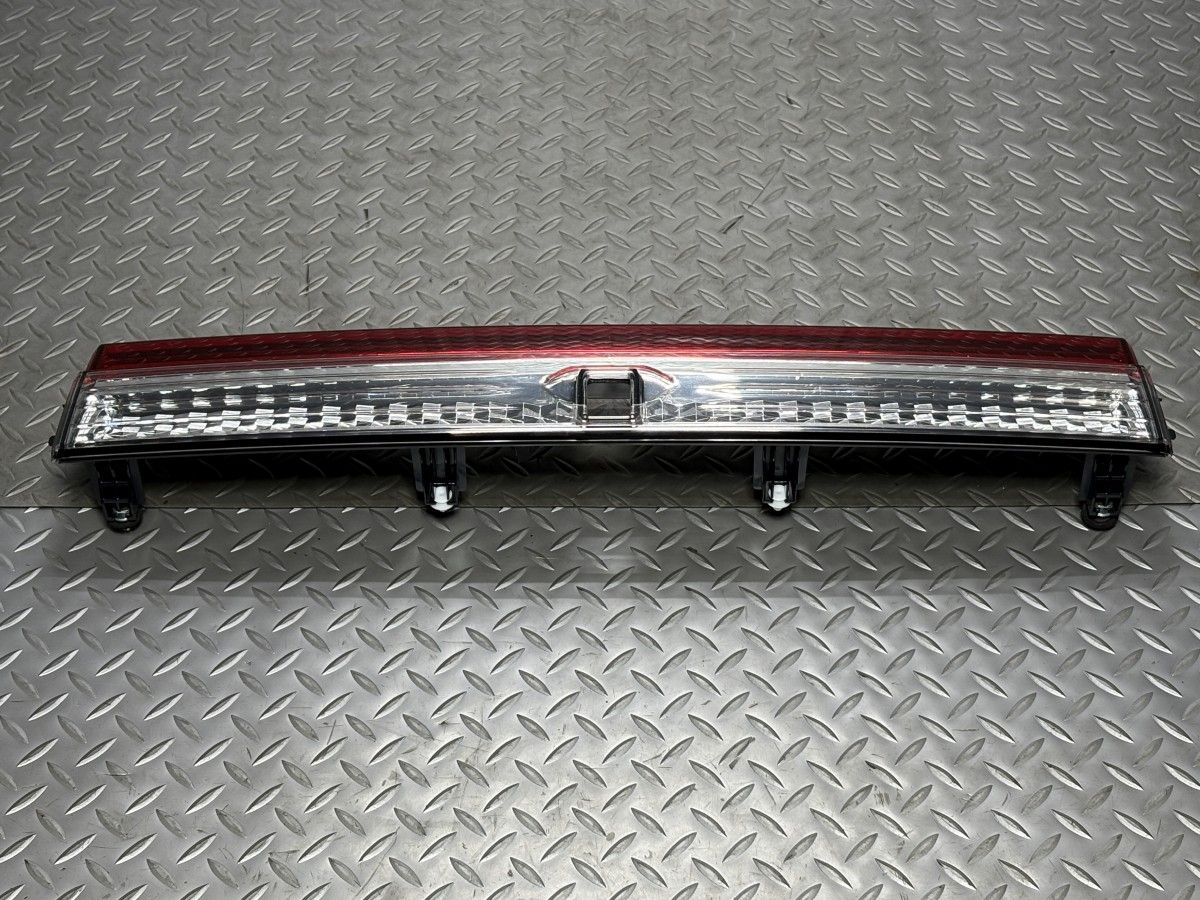 新車外し CV1W 三菱 デリカ D 5 現行 純正 リアセンターガーニッシュ 品番IMASEN 1149-227 デリカD5 25080060 BRIGHTFACE_UK