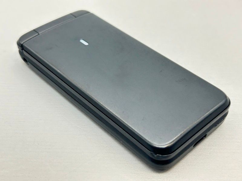 京セラKYOCERAディグノDIGNOケータイ3折りたたみ式 携帯電話 シルバー