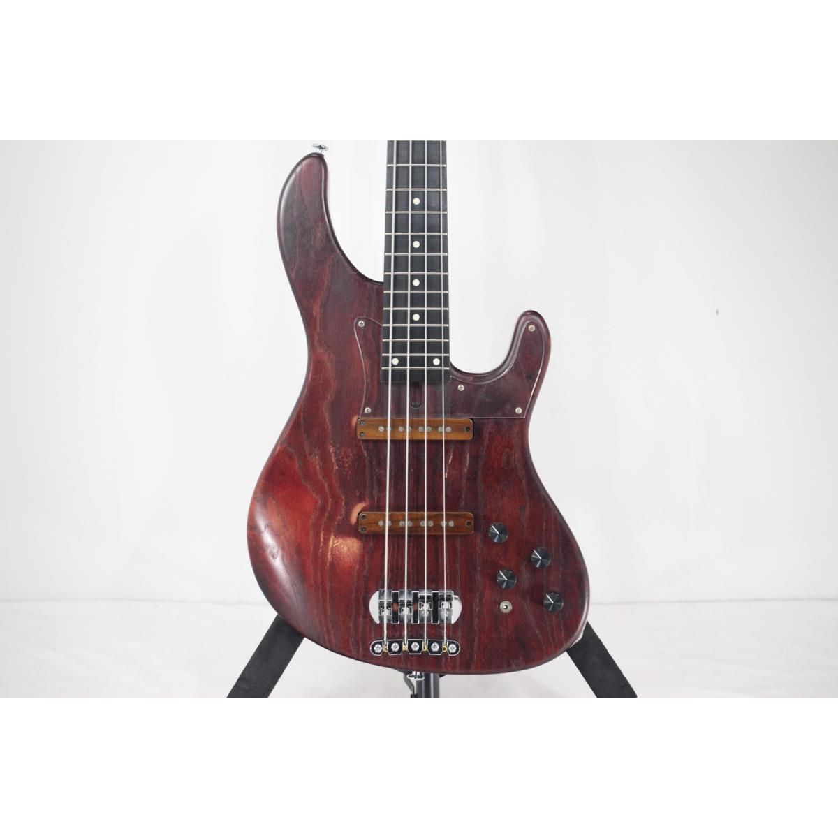 ＢＡＣＣＨＵＳ ＴＷＥＮＴＹ ＦＯＵＲ ＡＳＨ４