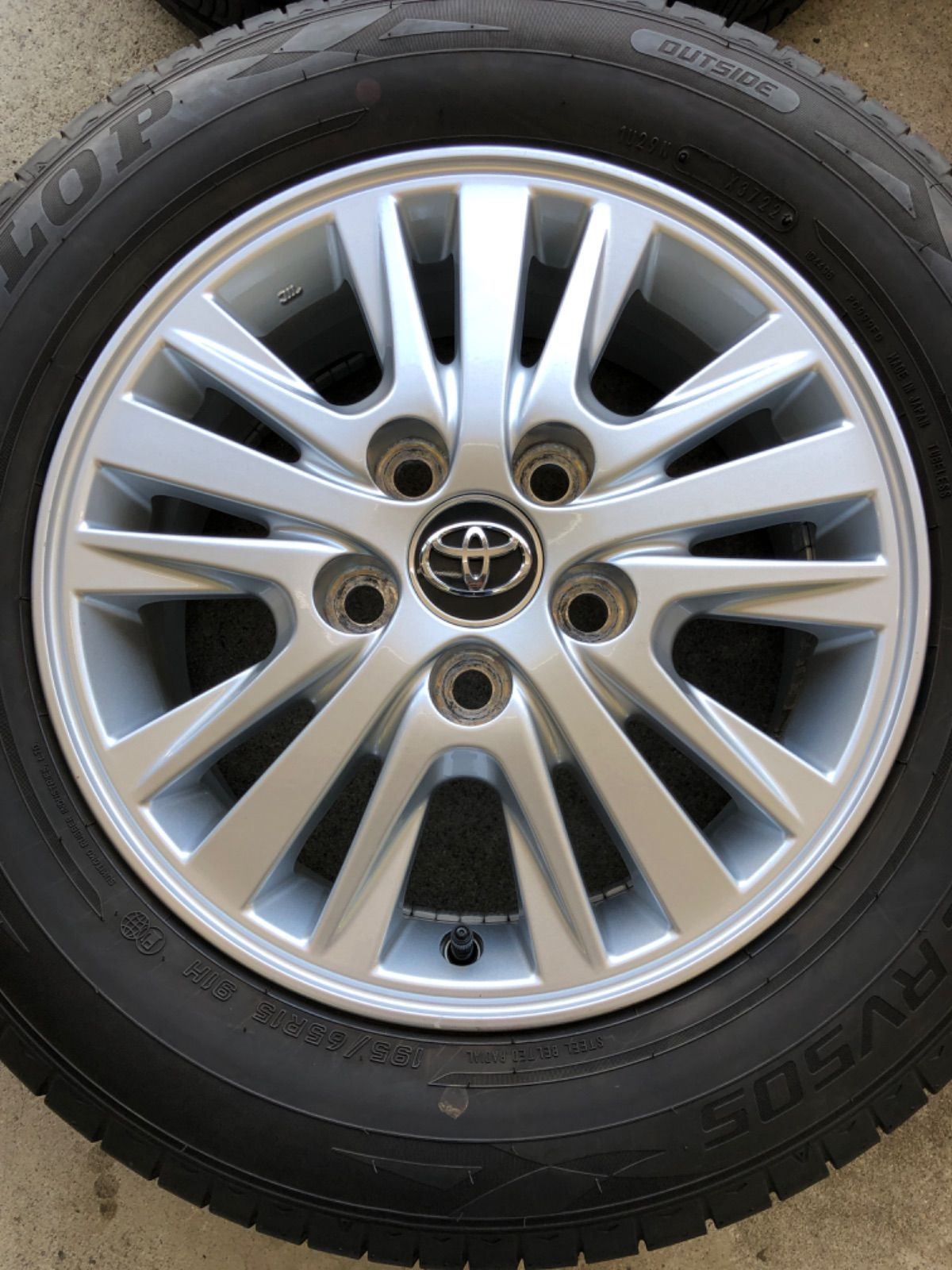 トヨタ ヴォクシー60系前期 純正アルミ195/65R15 タイヤ4本セット TOYOTA トヨタ VOXY ヴォクシー 60 純正15インチタイヤ付き 4本