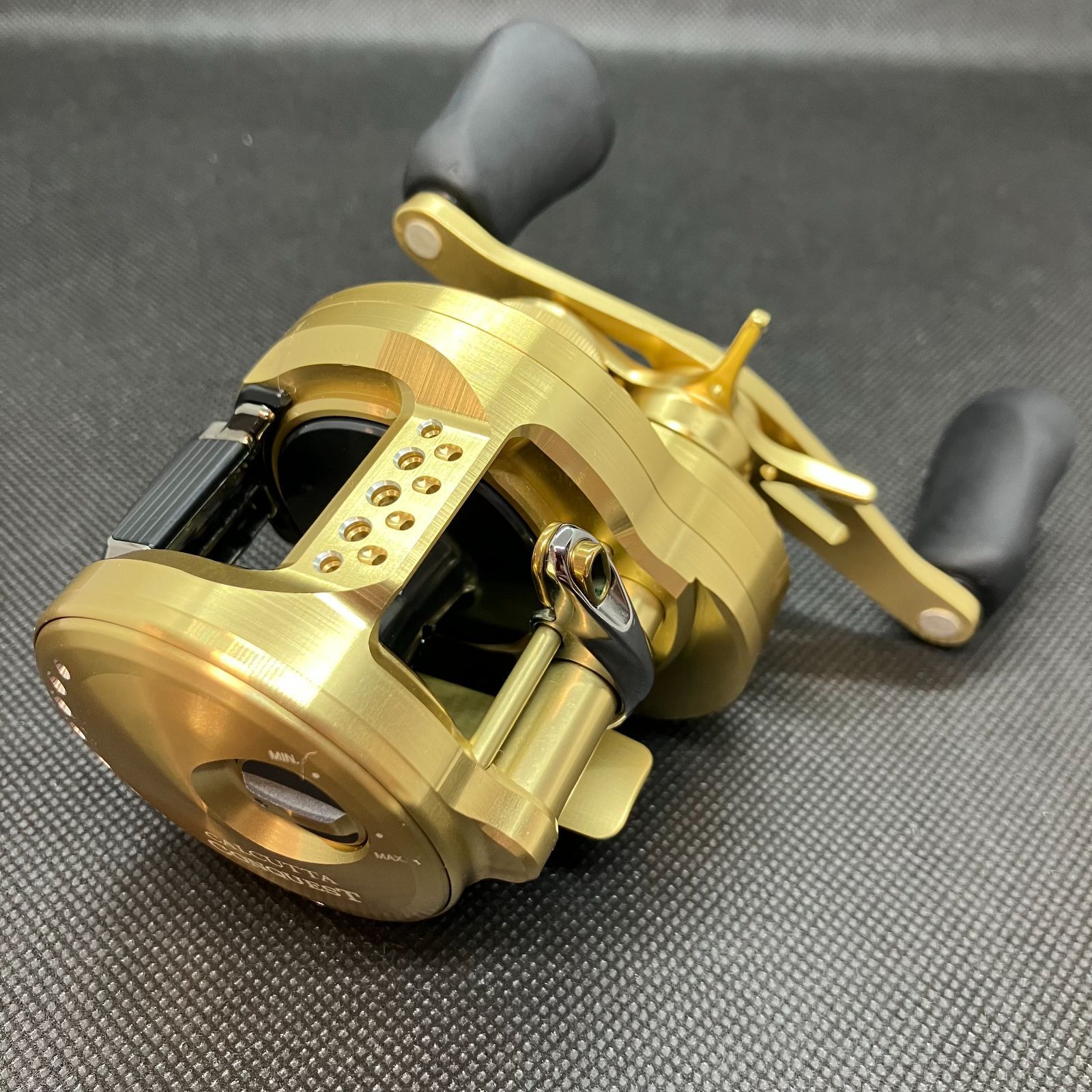 【併売】SHIMANO シマノ カルカッタ コンクエスト 201XG ベイトリール【むつ73-0329】