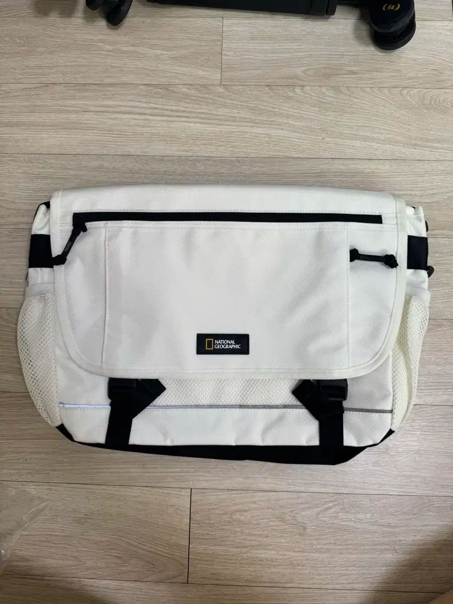 NATIONAL GEOGRAPHIC(ナショナルジオグラフィック) バッグ 新品