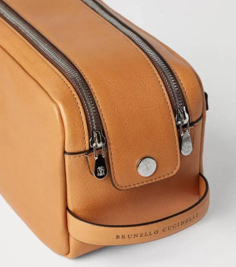 25年最新 BRUNELLO CUCINELLI ブルネロクチネリ ライトGOLD トゥーレトゥリー ポーチ