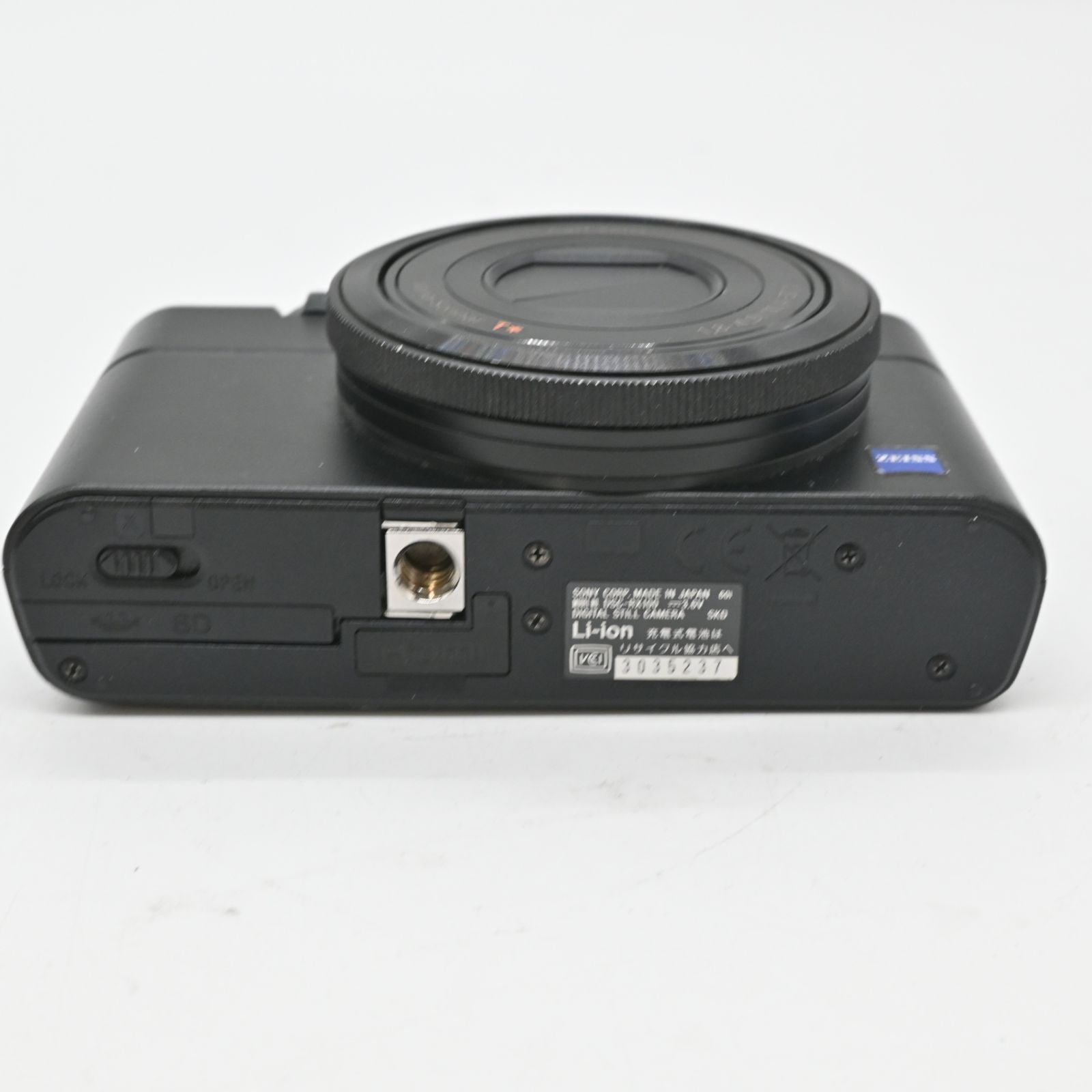 1.0型センサー F1.8レンズ搭載