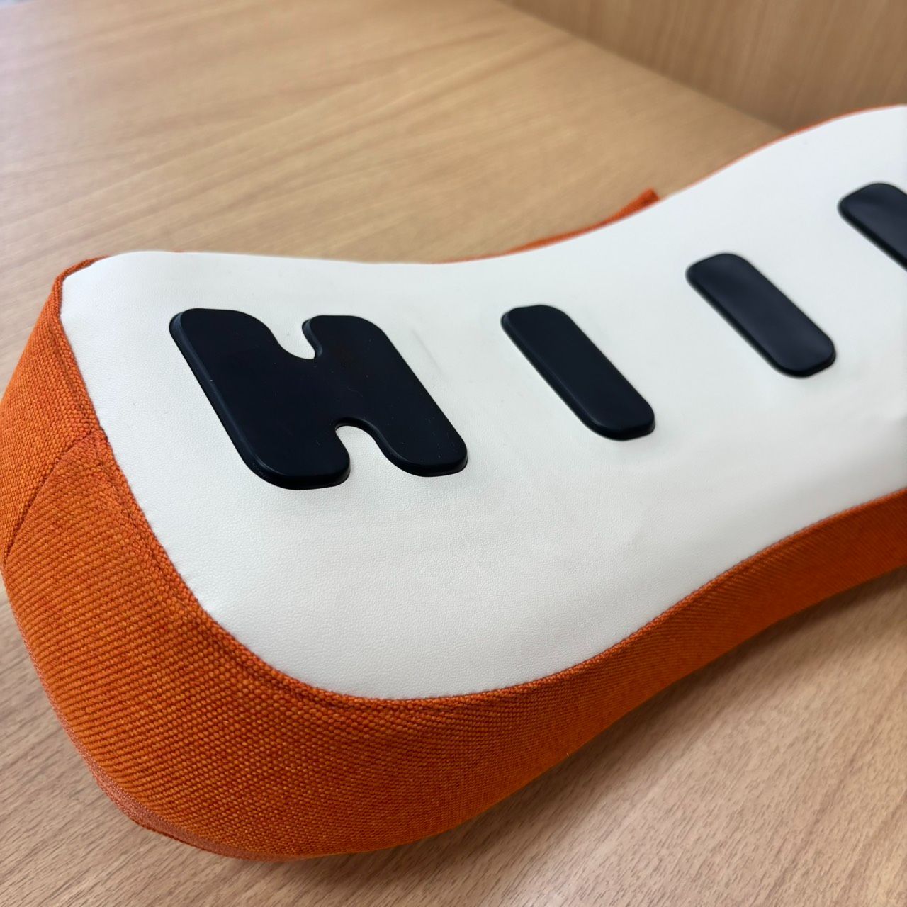 EL6 フィットネススクラブデザイン スタイリークッション SLC-100 オレンジ マッサージ クッション KT11154