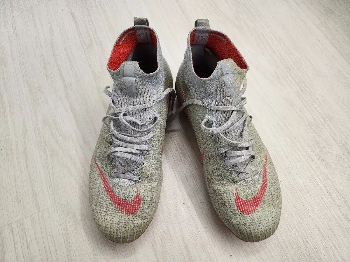 240 NIKE(ナイキ) Acc サッカーシューズ トップ ナイキマーキュリアル