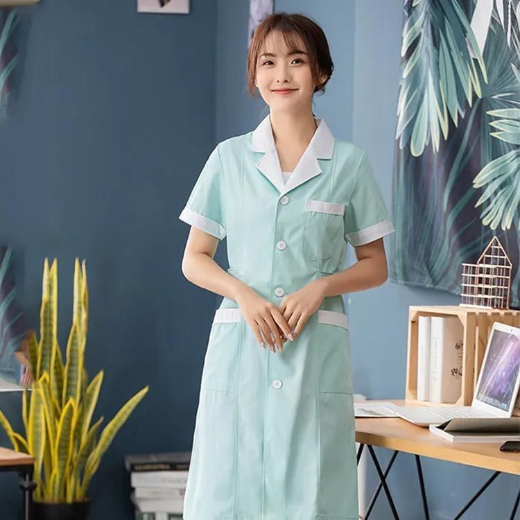 チュニック 白衣 7093SC 看護師 ナース ナース服 FOLK フォーク 半袖 レディース 女性用 医療 ショート丈 短め 膝上 かわいい 可愛い 人気 病院 チュニック 白衣 7093SC 看護師 ナース ナース服 FOLK フォーク 半袖 レディース 女性用 医療用 ショート丈 短め 膝上 かわいい  可愛い 人気 病院 エステ 受付 介護 オフィス オフィスカジュアル おしゃれ 動きやすい