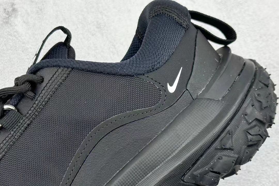 コムデギャルソン NIKE ACG Mountain Fly black